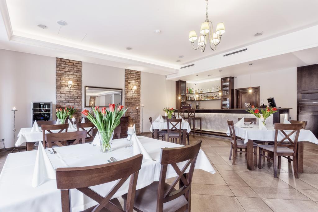 Hotel Modrzewiowy Dwor غليفيتسه المظهر الخارجي الصورة