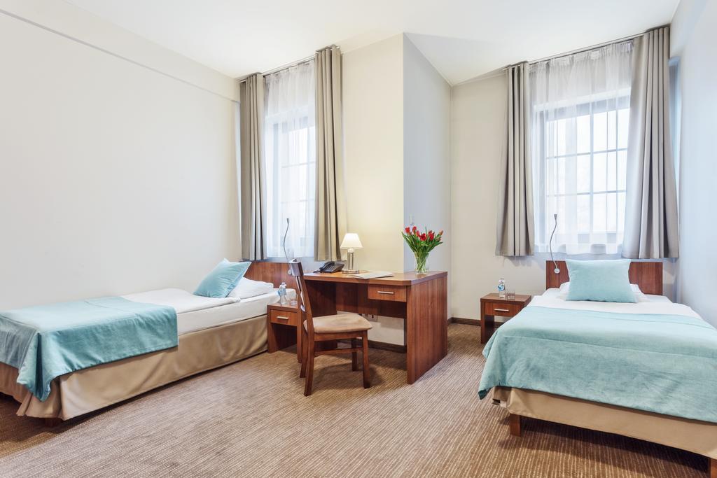 Hotel Modrzewiowy Dwor غليفيتسه المظهر الخارجي الصورة