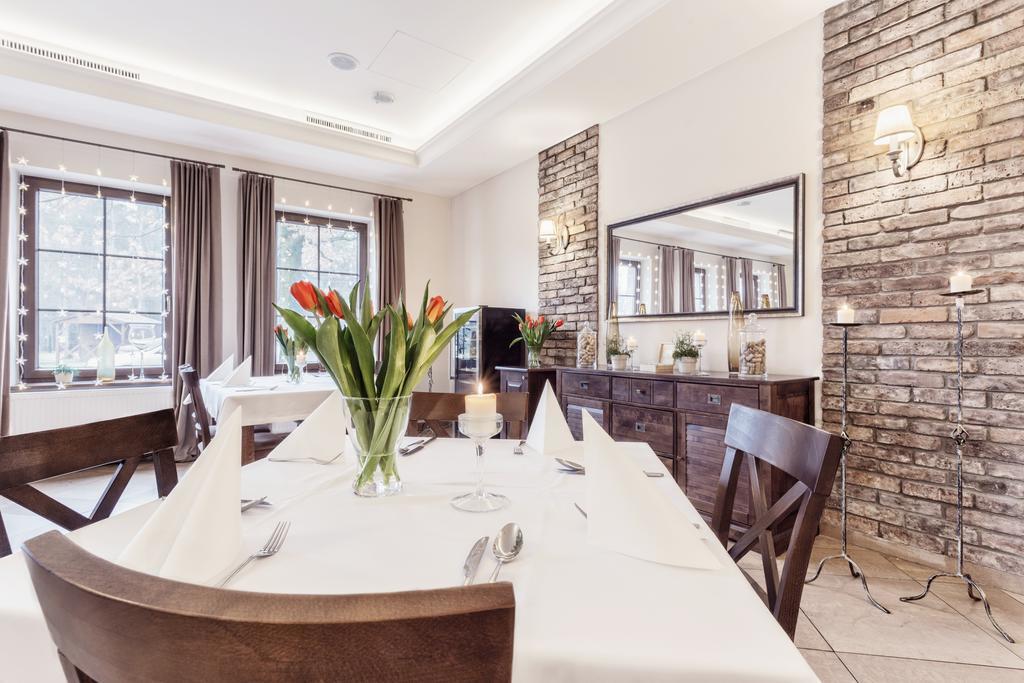 Hotel Modrzewiowy Dwor غليفيتسه المظهر الخارجي الصورة